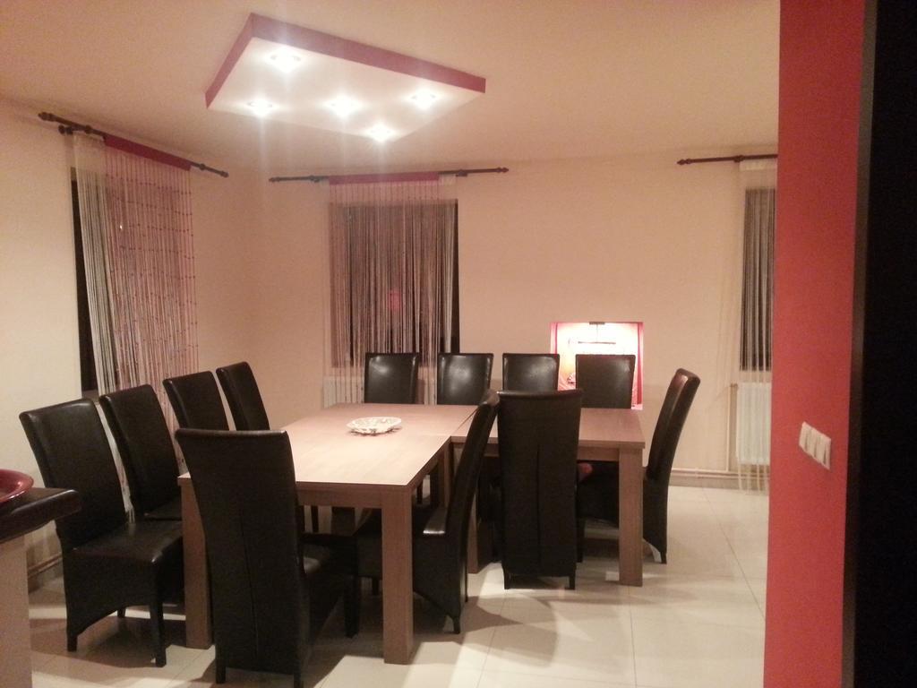 Casa De Vacanta Silvia Vărmaga Buitenkant foto