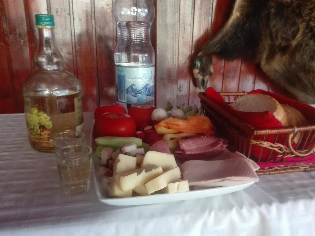 Casa De Vacanta Silvia Vărmaga Buitenkant foto