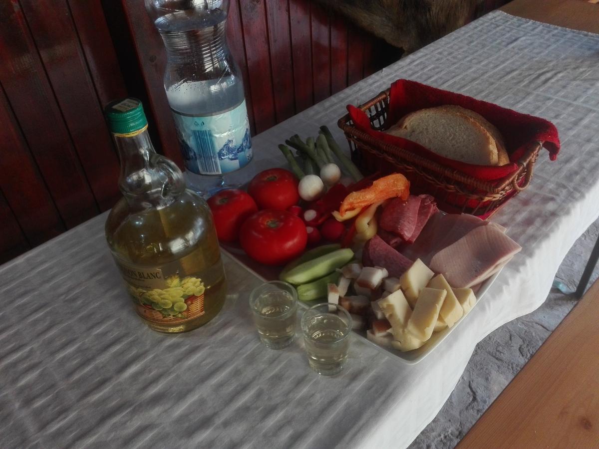 Casa De Vacanta Silvia Vărmaga Buitenkant foto